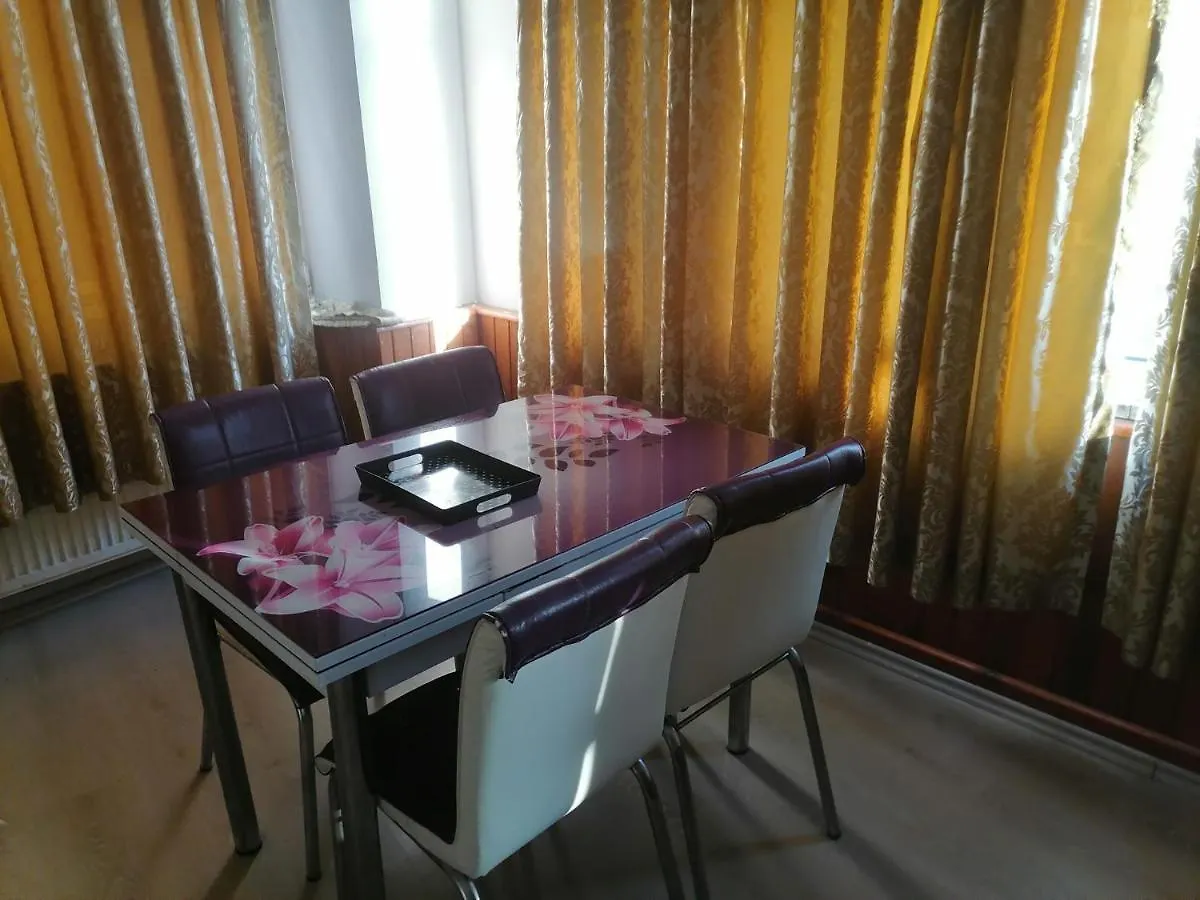 Ueskuedar Carsi Apartment
